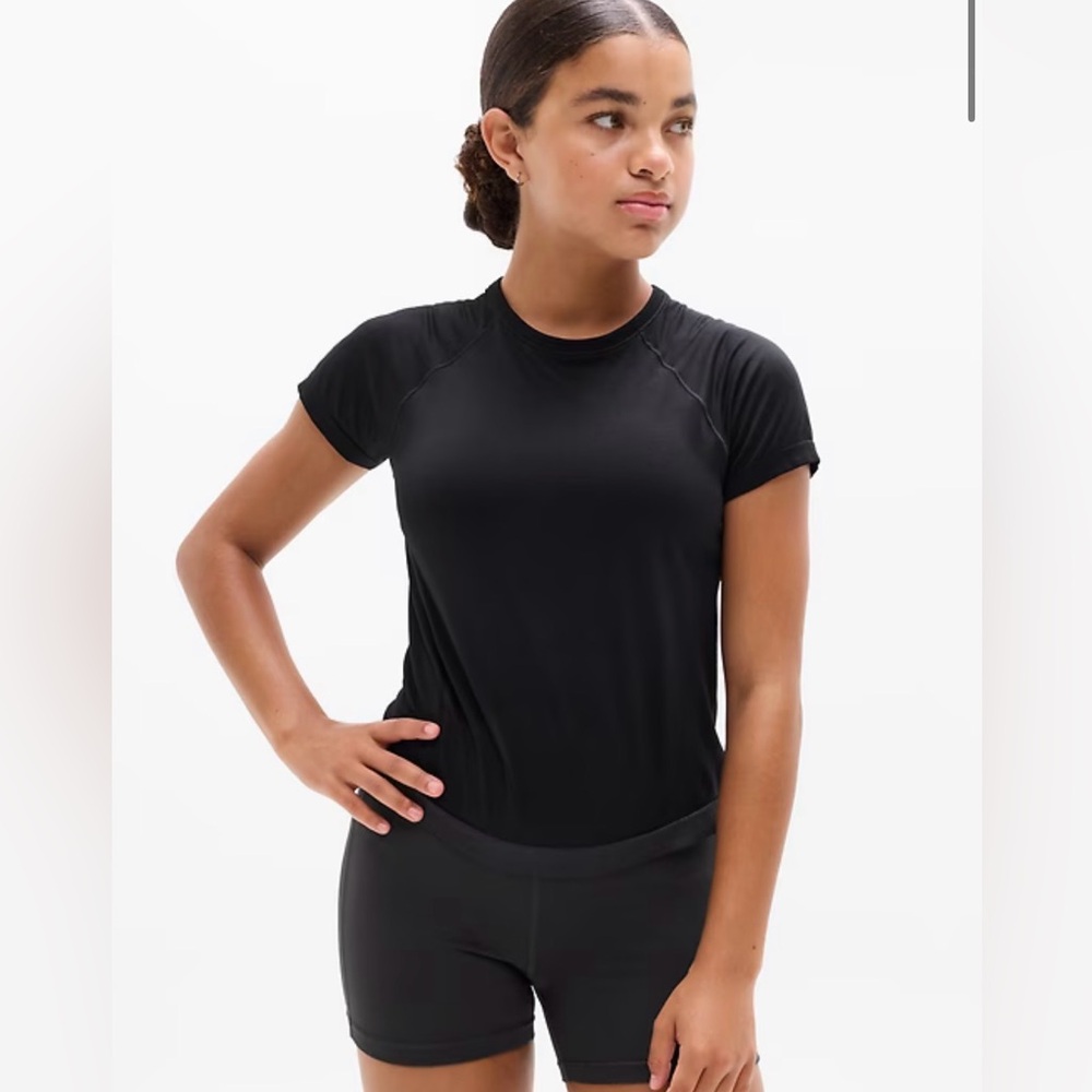 Athleta Classic Black Women's athletic top